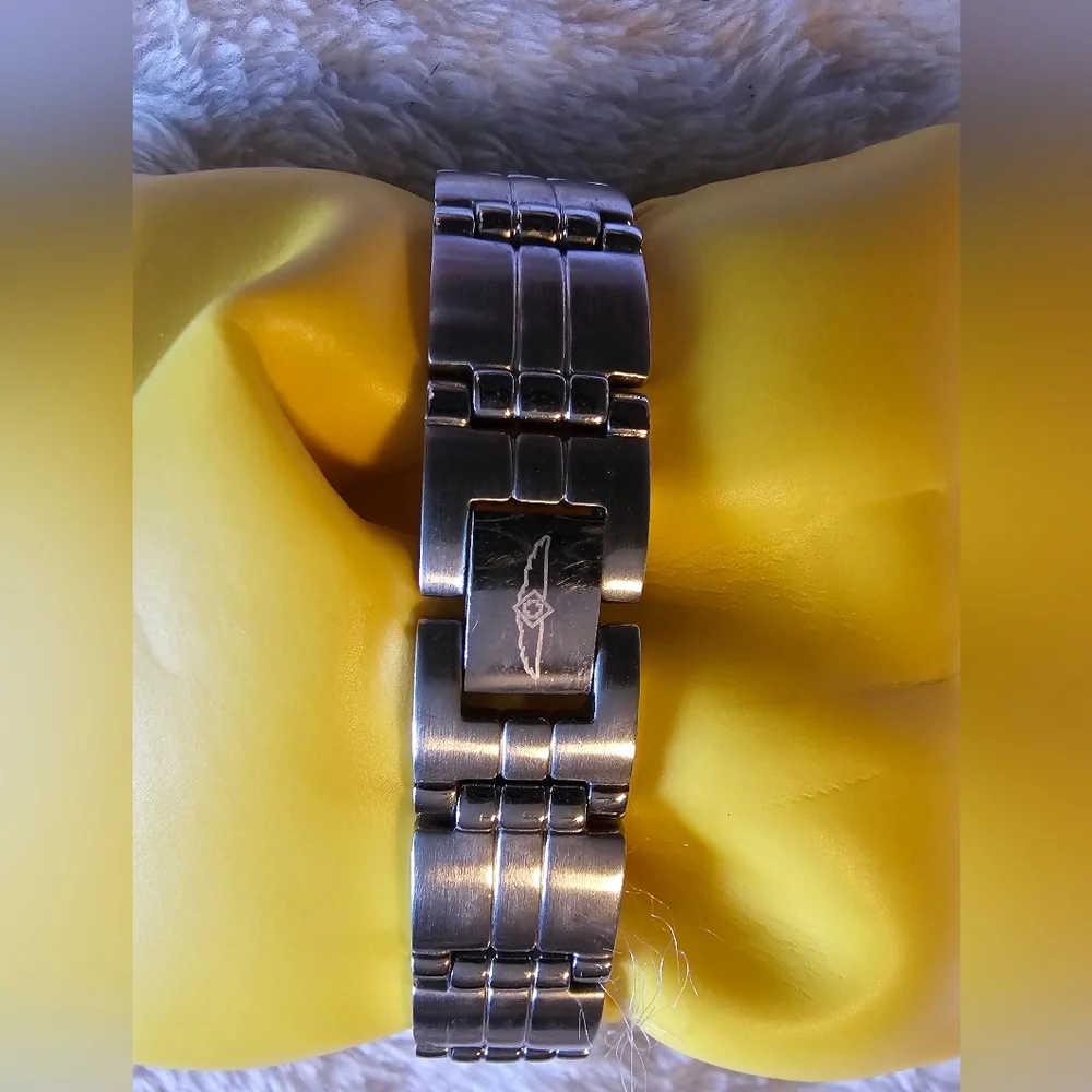 Invicta womens analog watch